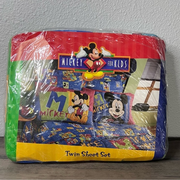 Mickey Mouse *NEW* Vintage Twin Sheet Set 1 Pillowcase, 1 Fitted, & 1 Flat Sheet - Picture 1 of 4